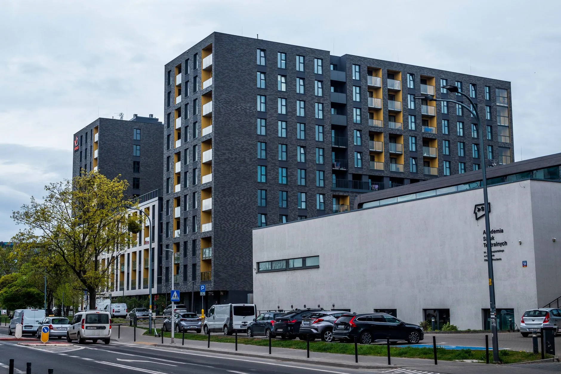 Bakırköy’de modern konut binaları — Eyüp Tesisat su kaçağı tespiti ve tıkanıklık açma hizmet bölgesi